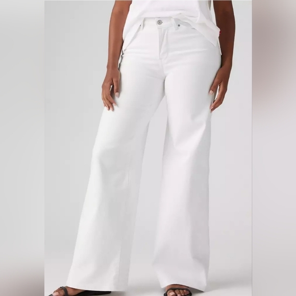 Levi Women's White Wide-Leg Jeans Shaping Size 32 Medium rise. NWOT - Picture 2 of 11